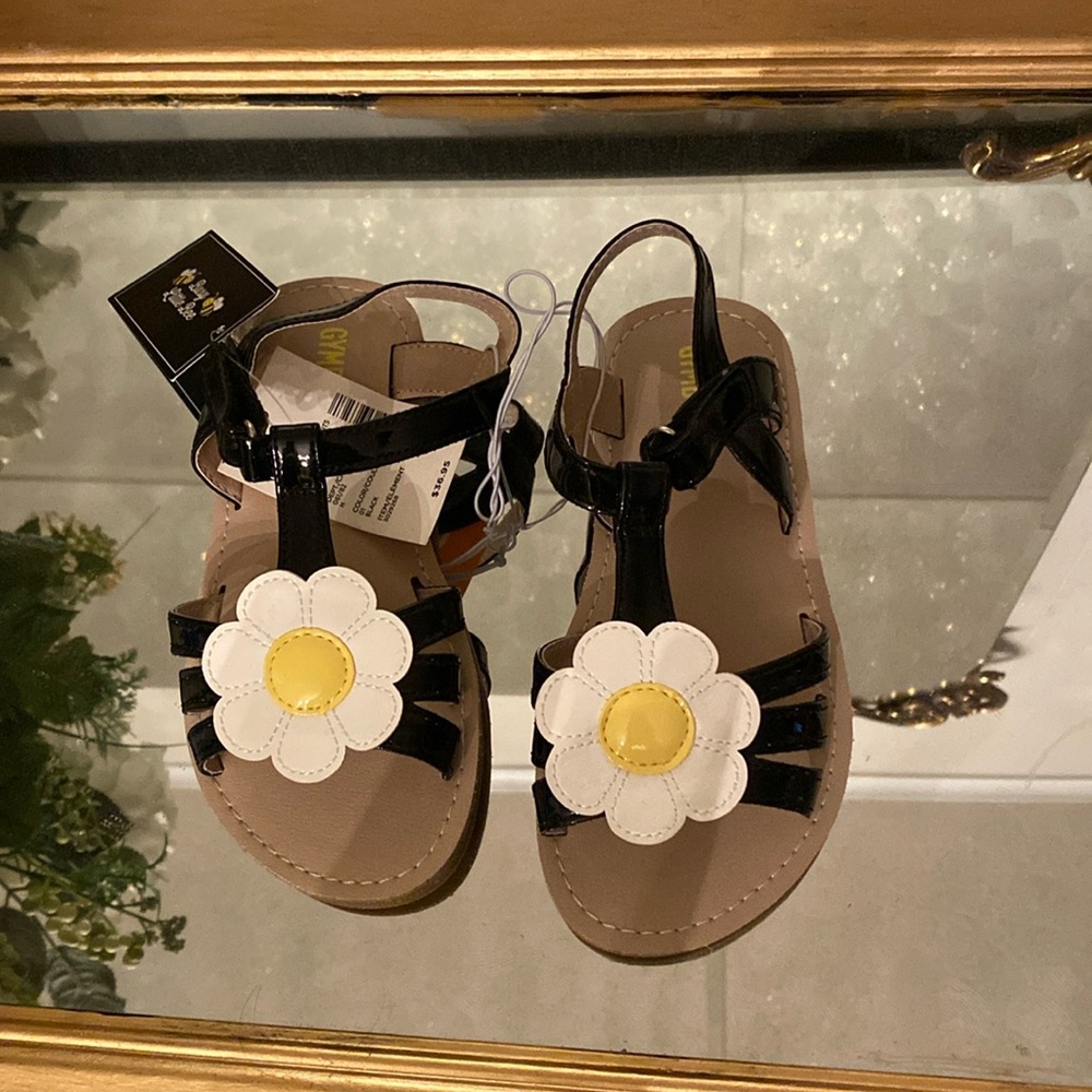 NWT. GIRLS SIZE 11 sandals